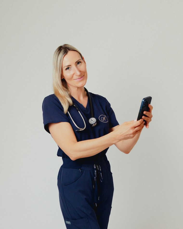 Nurse Valeria — Canadian-certified Registered Nurse, mobile IV therapy in Playa del Carmen